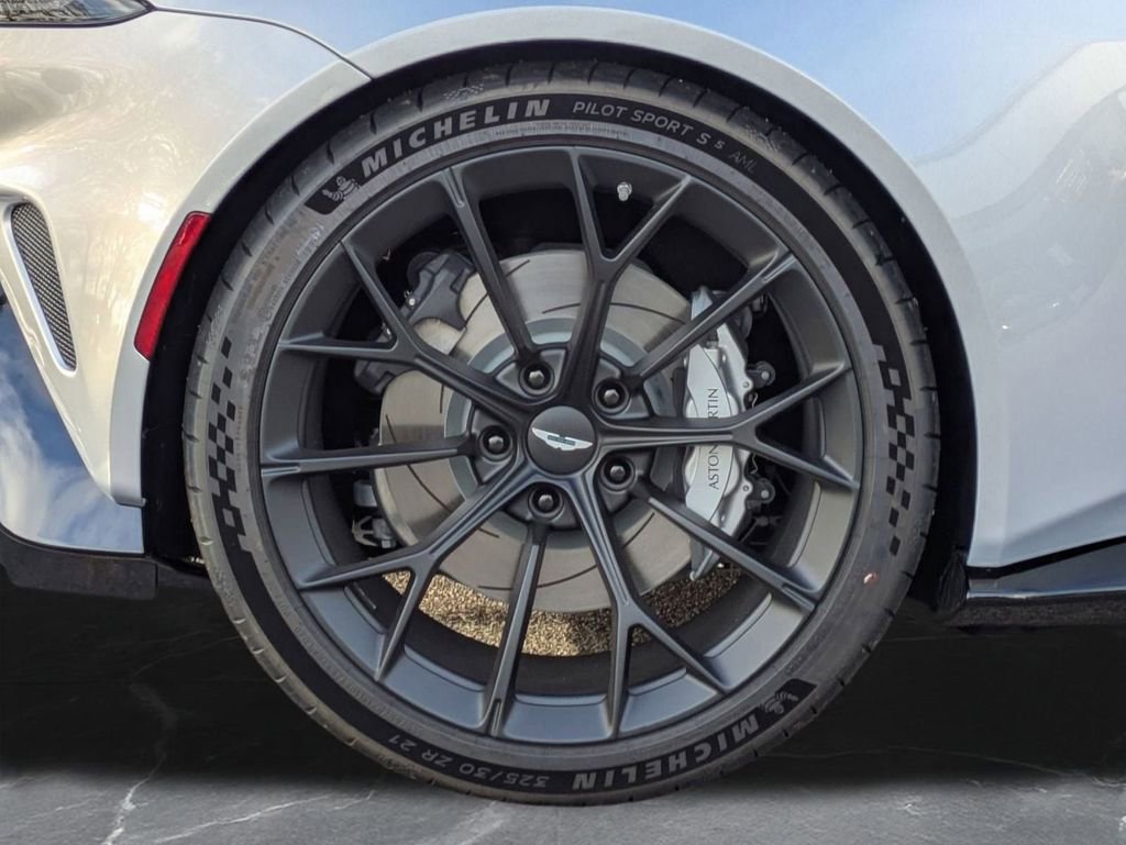 New 2026 Aston Martin V8 Vantage Coupe image 33