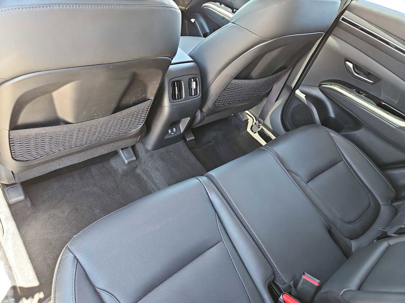 Certified 2022 Hyundai Tucson Limited w/ Cargo Package AWD/4WD image 18