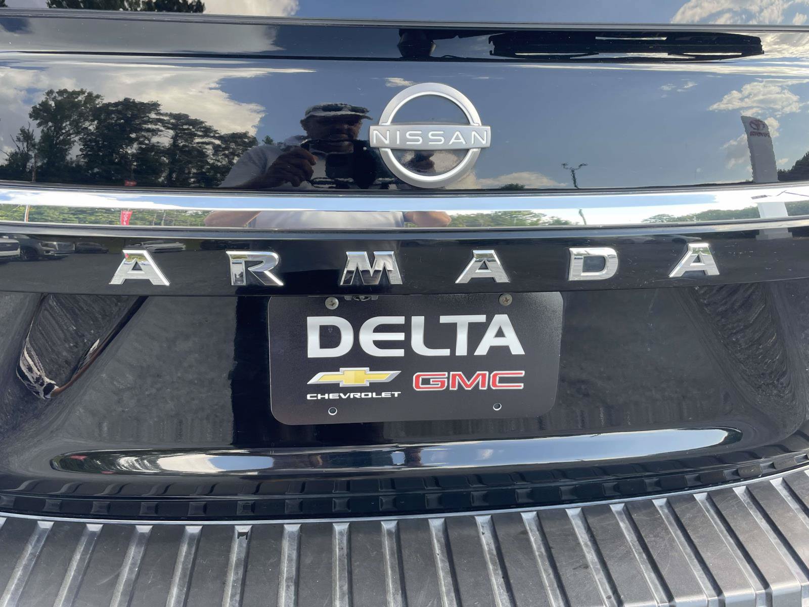Used 2023 Nissan Armada Platinum w/ Captain's Chairs Package RWD image 8