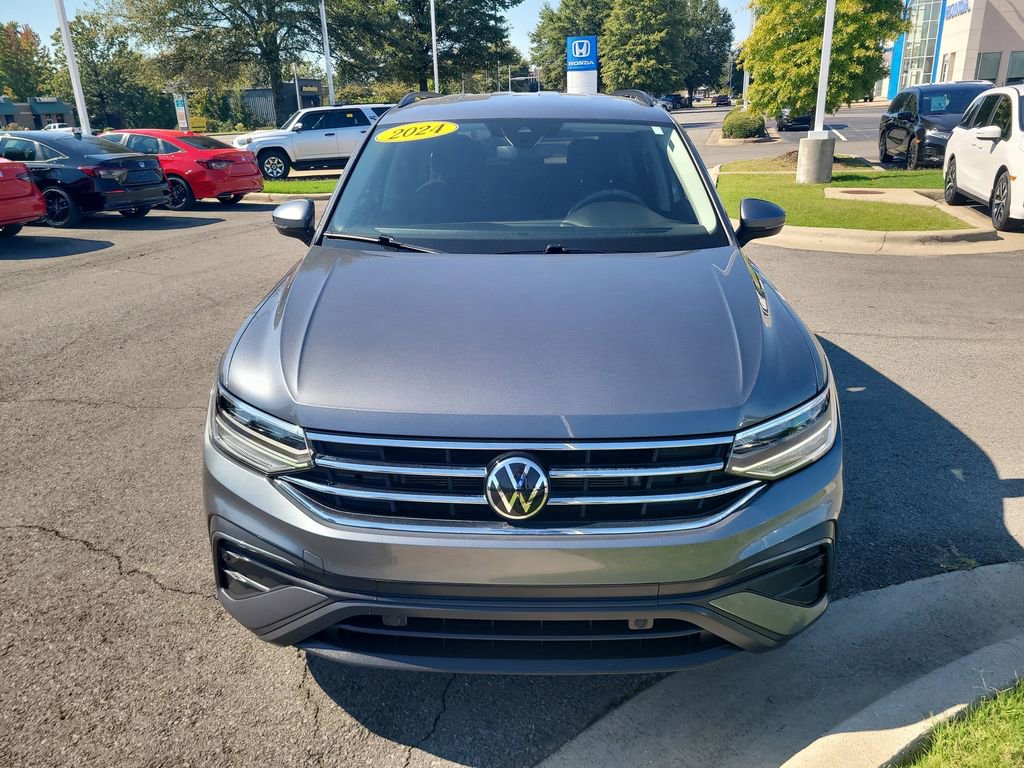 Used 2024 Volkswagen Tiguan S image 8
