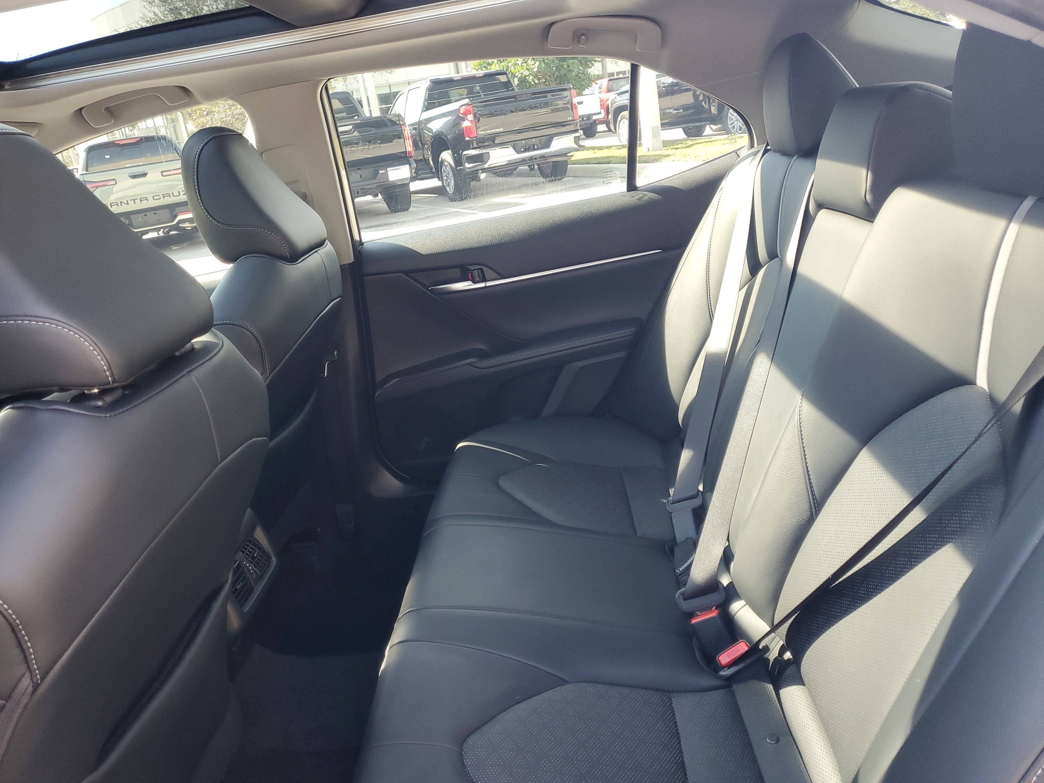 Used 2022 Toyota Camry XSE image 11