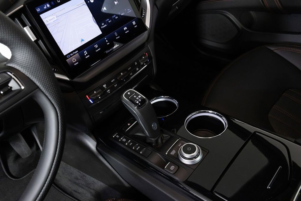 Used 2023 Maserati Ghibli Modena image 25
