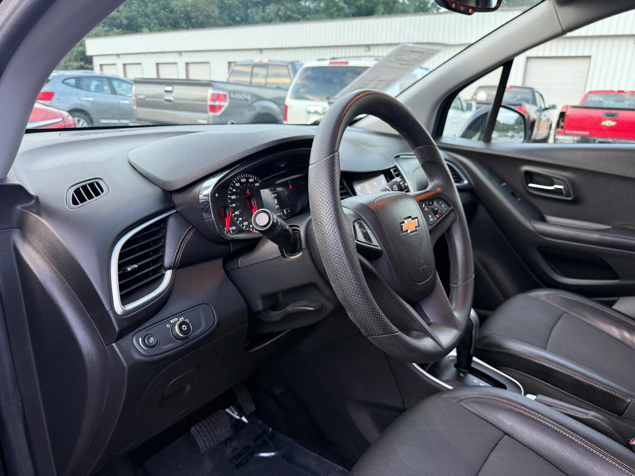 Used 2021 Chevrolet Trax LT FWD image 17