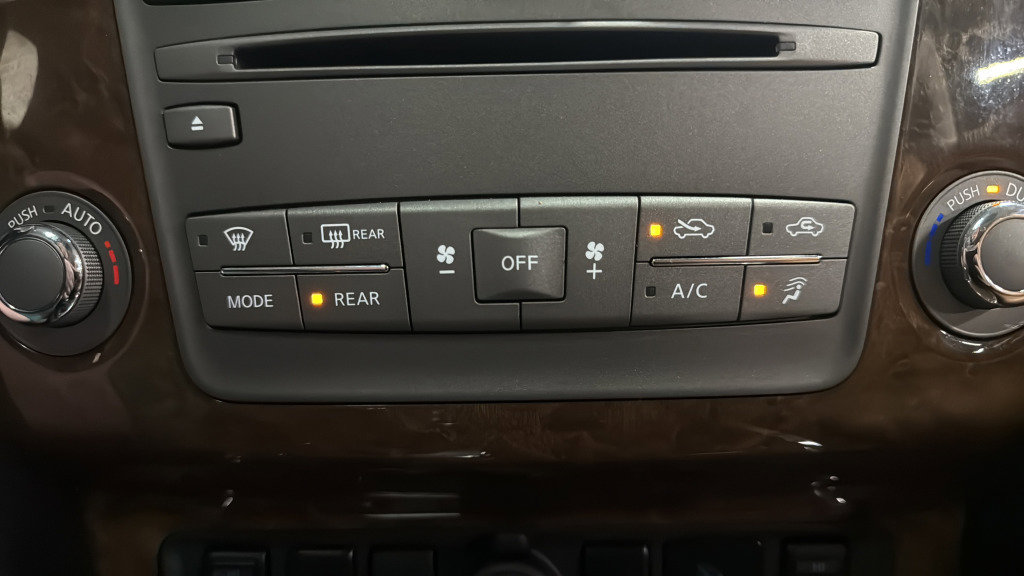 Used 2016 INFINITI QX80 4WD w/ Signature Edition Package image 35