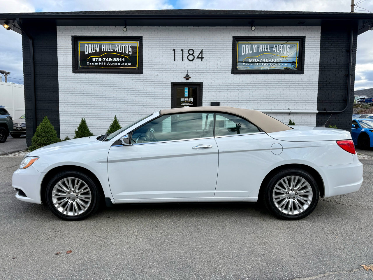 Used 2011 Chrysler 200 Limited image 6