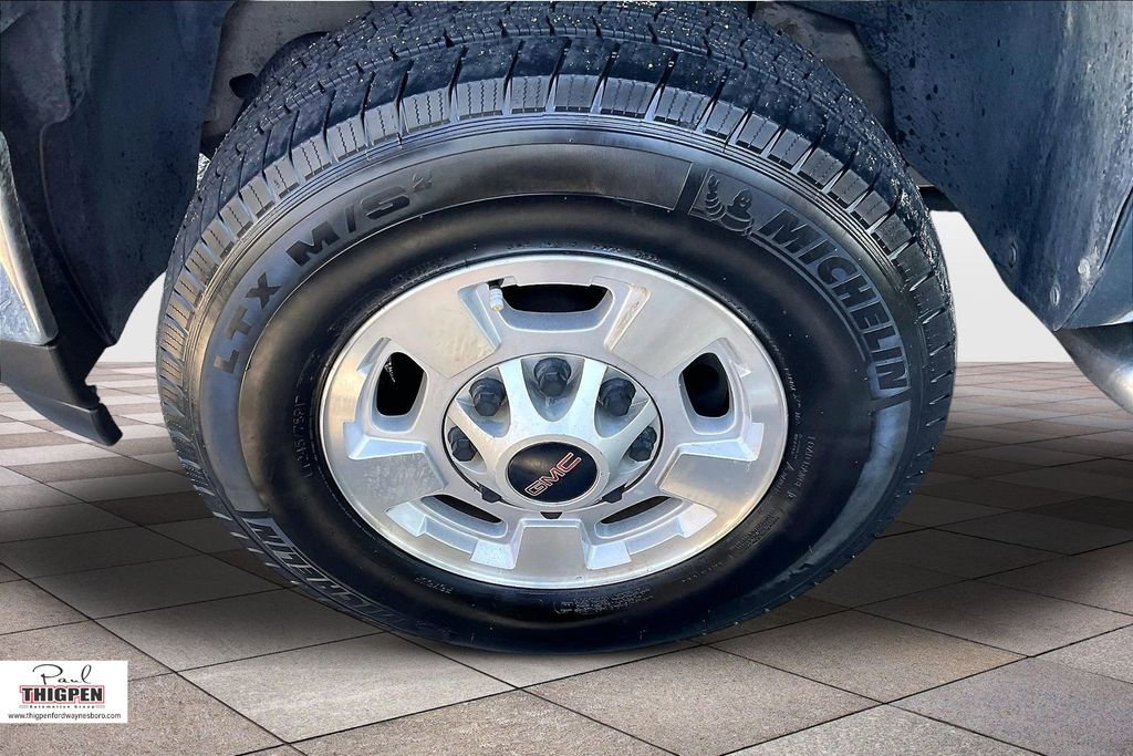 Used 2011 GMC Sierra 2500 SLE w/ SLE Preferred Package image 9