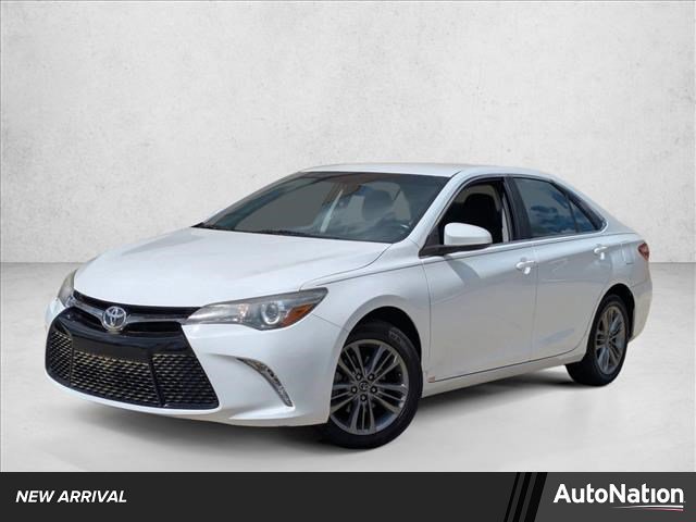 Used 2016 Toyota Camry SE image 1