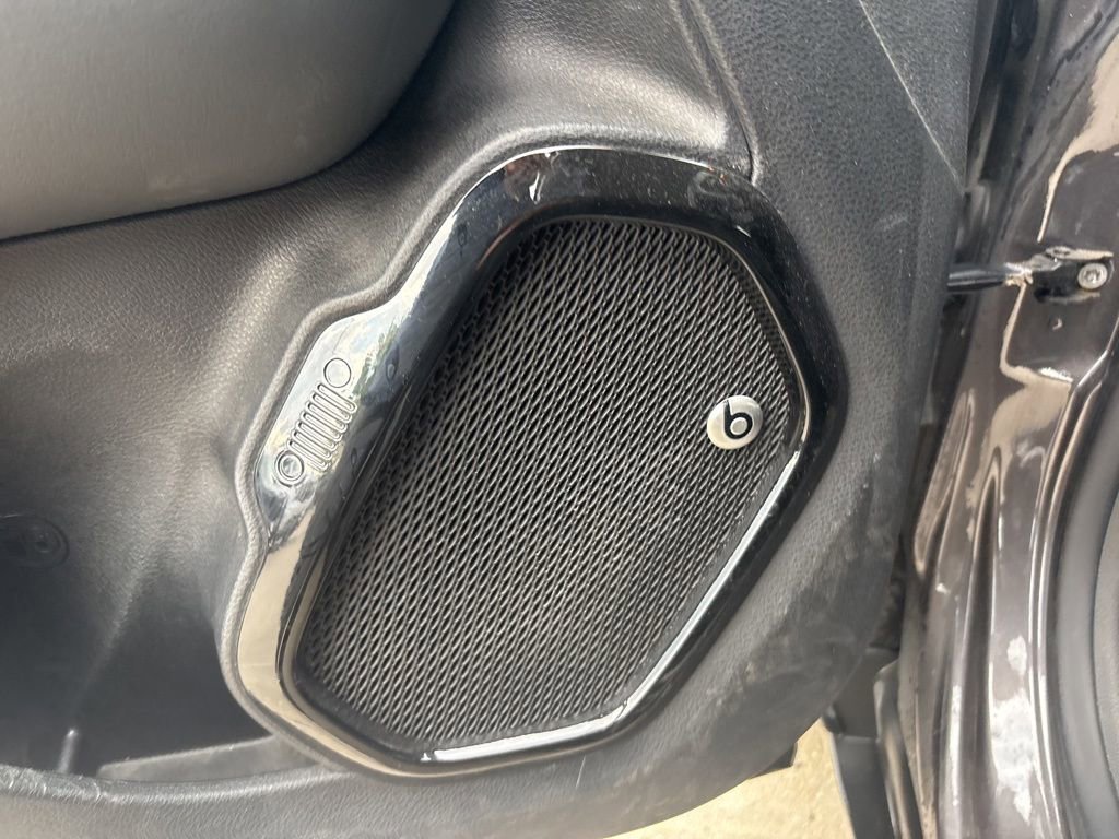 Used 2018 Jeep Renegade Altitude AWD/4WD image 10
