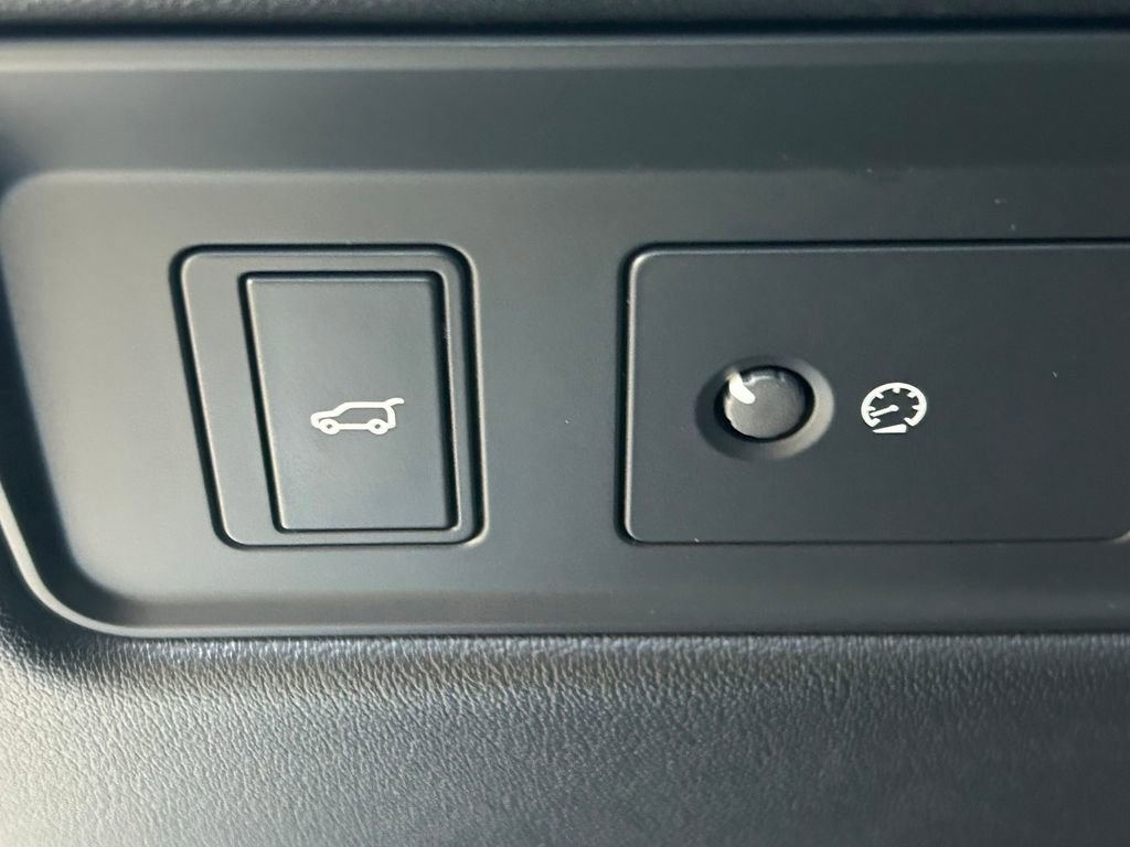 Used 2022 Land Rover Range Rover P525 Westminster Edition AWD/4WD image 35