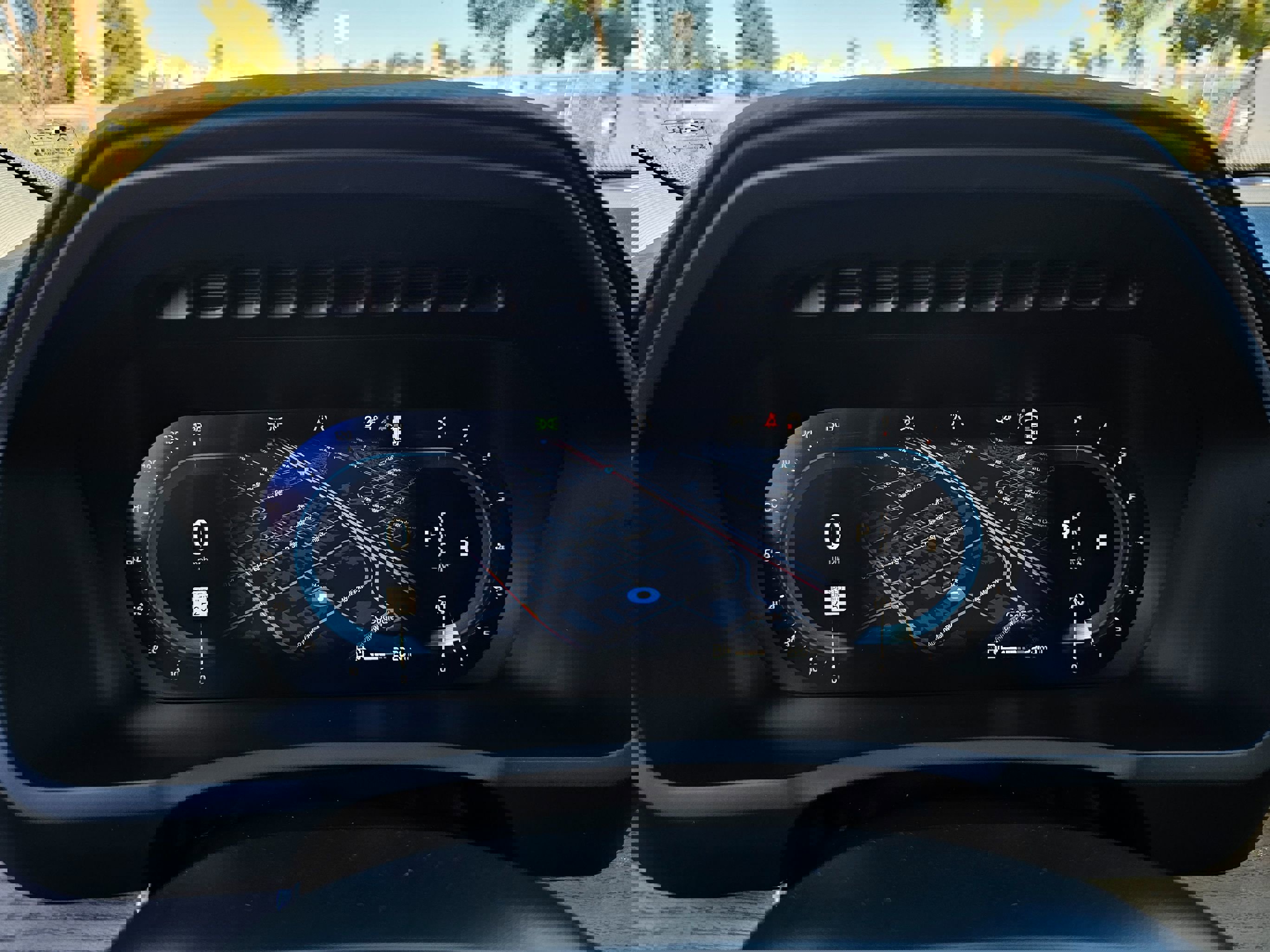 Used 2025 Volvo XC90 B6 Plus image 40