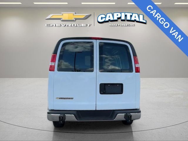 Used 2024 Chevrolet Express 2500 w/ Driver Convenience Package RWD image 4