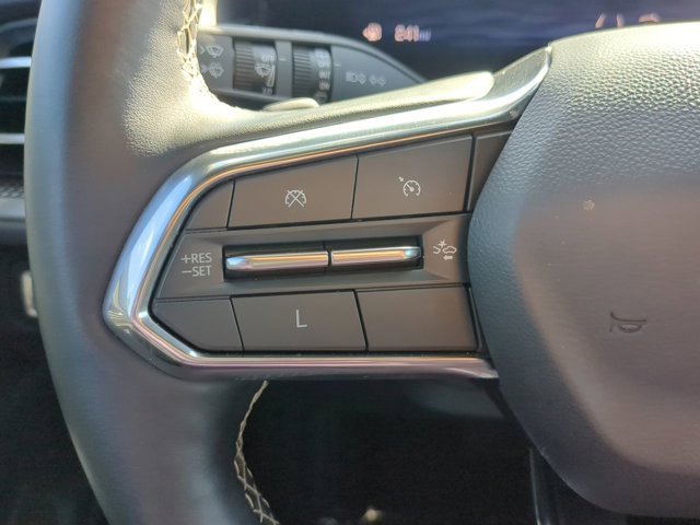 Used 2024 Chevrolet Traverse LT image 24