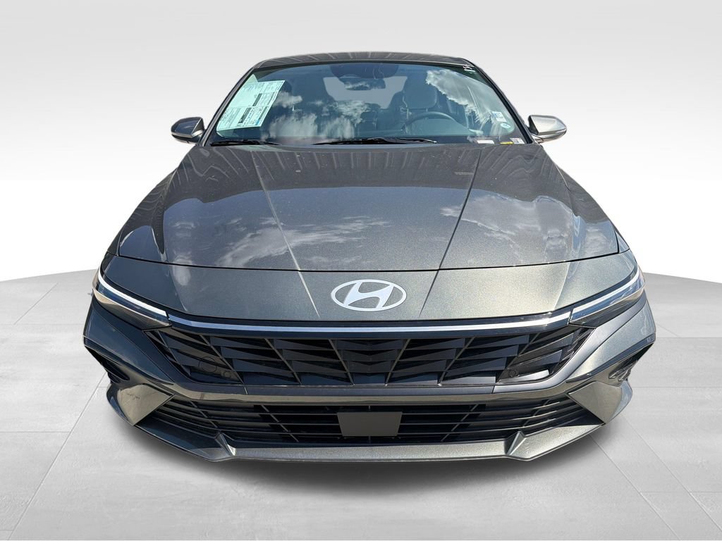 New 2026 Hyundai Elantra Limited FWD image 11