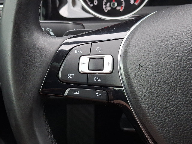 Used 2015 Volkswagen Golf SEL FWD image 22