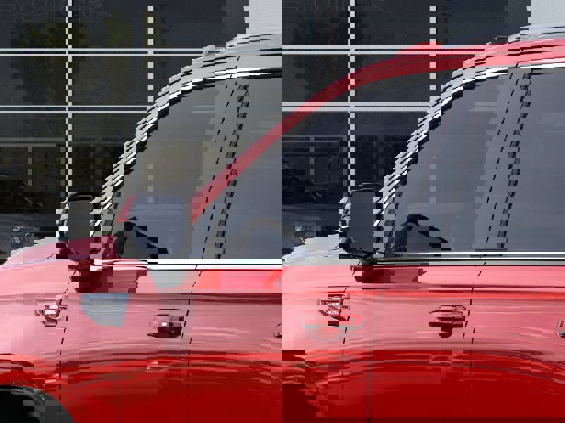 New 2026 GMC Yukon AT4 Ultimate w/ LPO, Floor Liner Package image 36