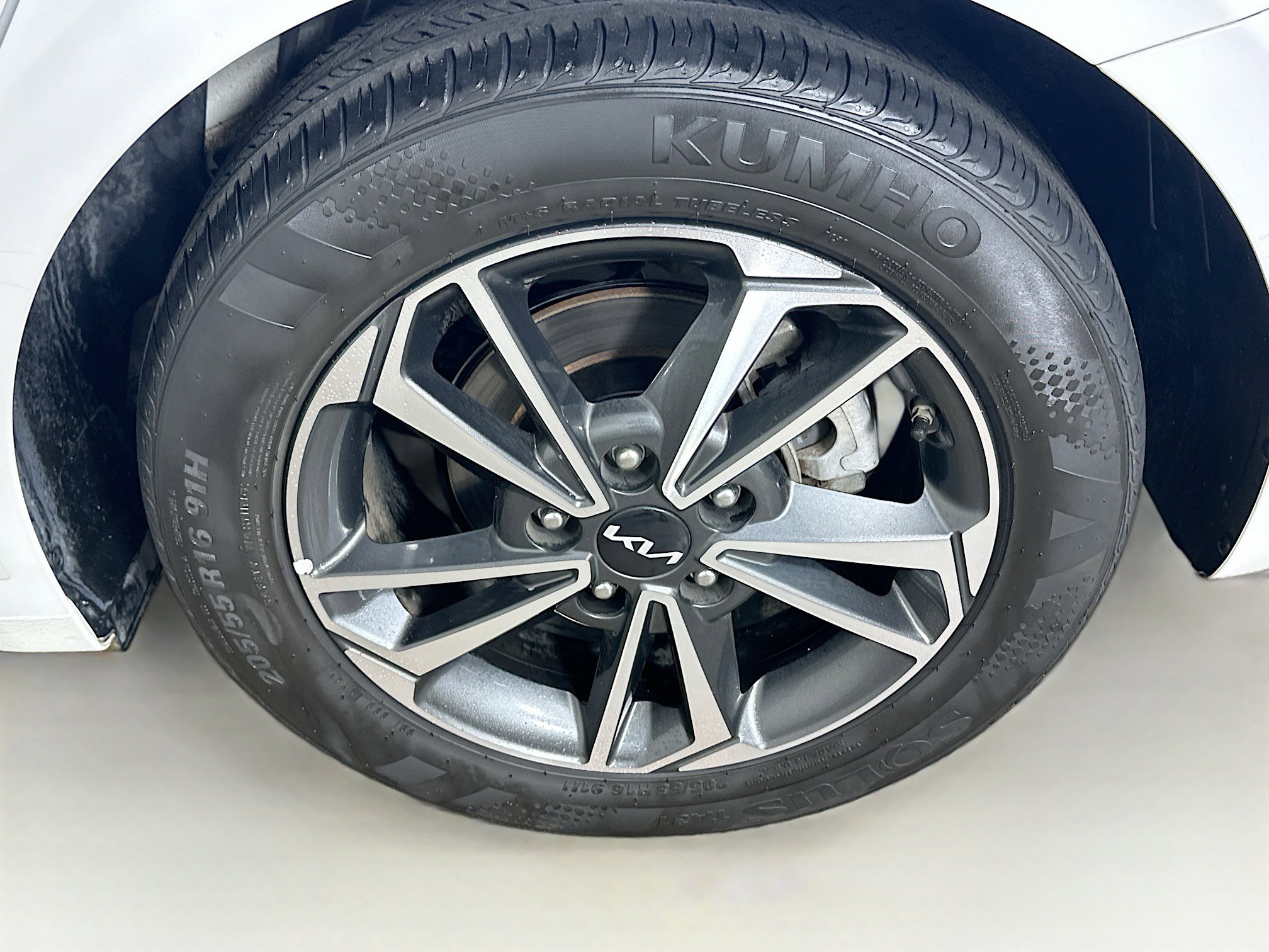 Used 2023 Kia Forte LXS image 11