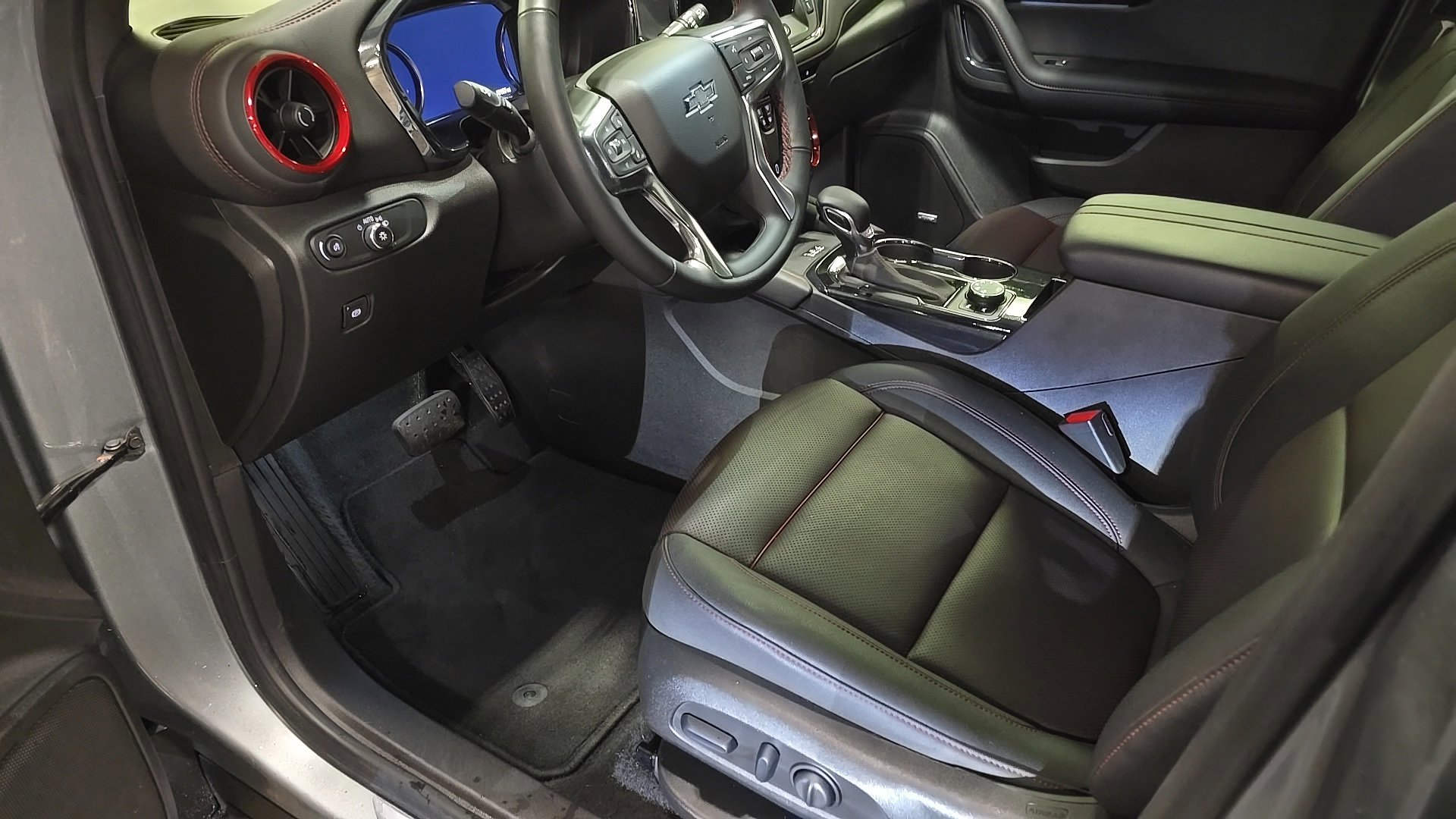 Used 2024 Chevrolet Blazer RS w/ Driver Confidence II Package image 19