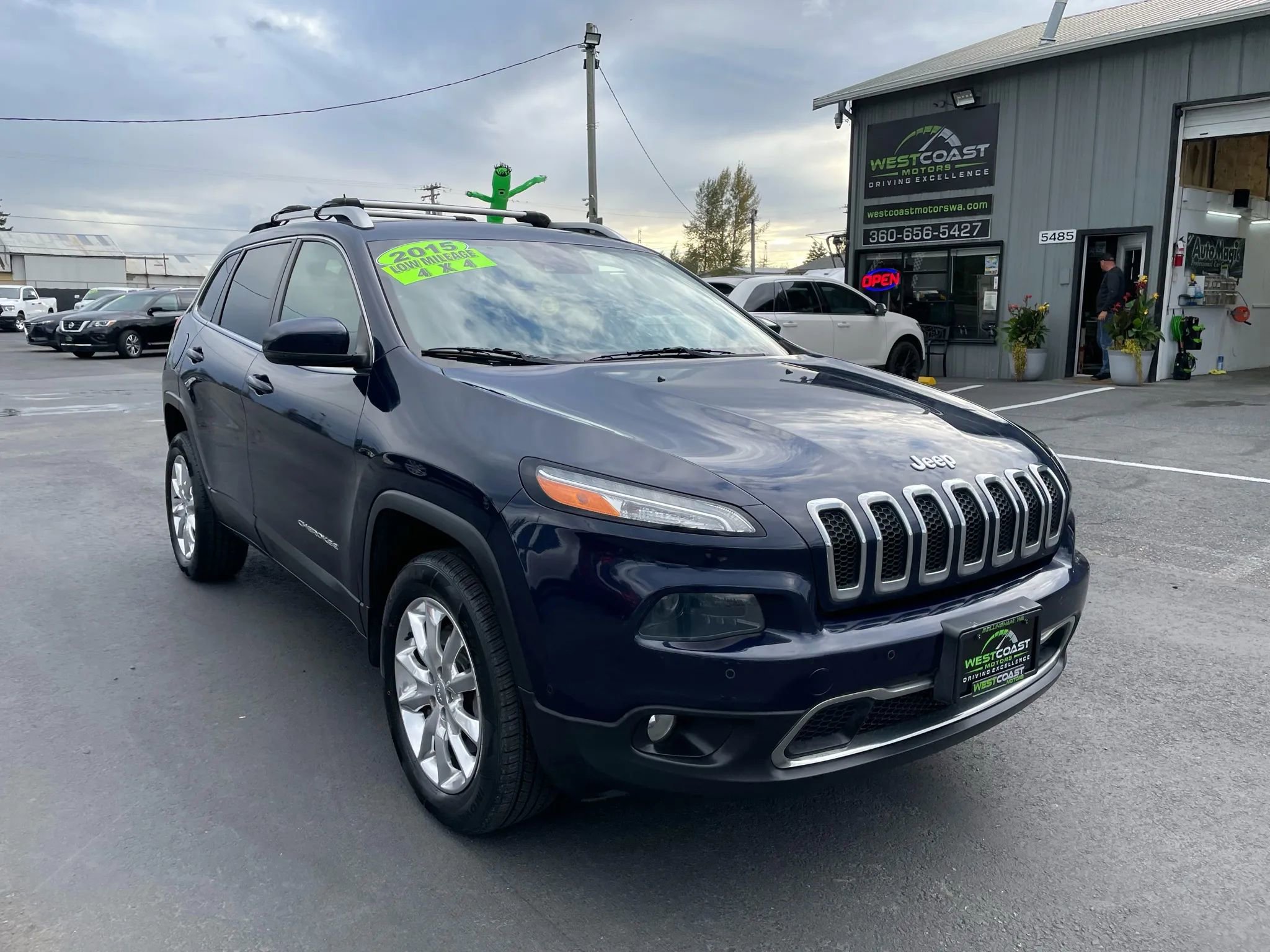 Used 2015 Jeep Cherokee Limited w/ Luxury Group image 2