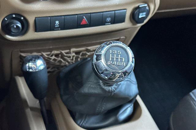 Used 2014 Jeep Wrangler Unlimited Sahara AWD/4WD image 23