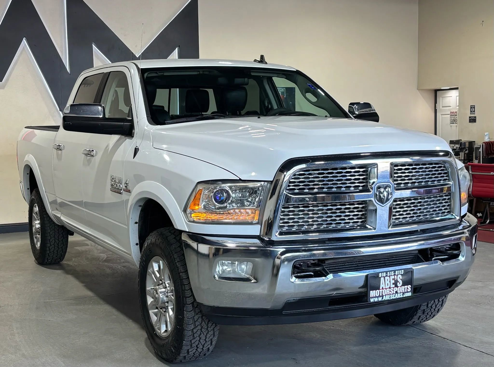 Used 2014 RAM 2500 Laramie AWD/4WD image 3