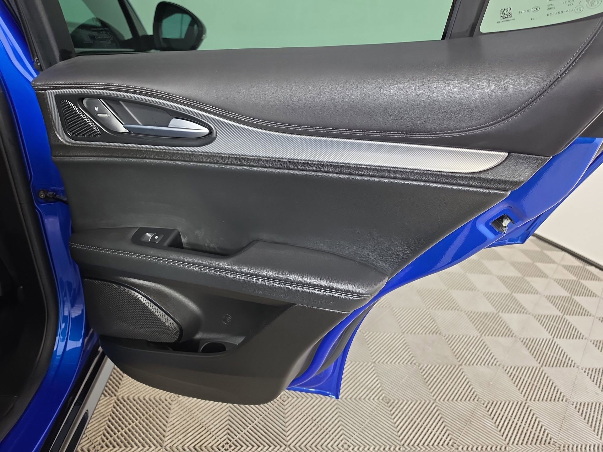 Used 2024 Alfa Romeo Stelvio Veloce AWD/4WD image 44