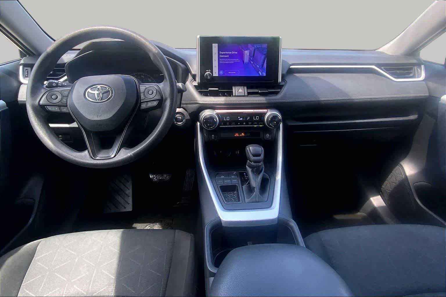 Used 2025 Toyota RAV4 XLE FWD image 28