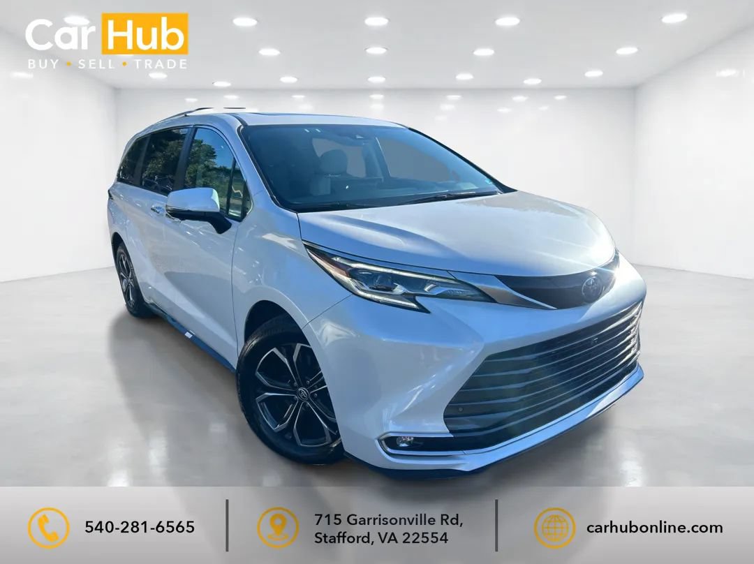 Used 2026 Toyota Sienna Platinum AWD/4WD image 1