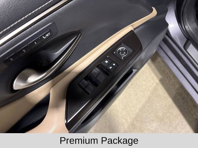 Used 2019 Lexus ES 350 350 w/ Premium Package image 11