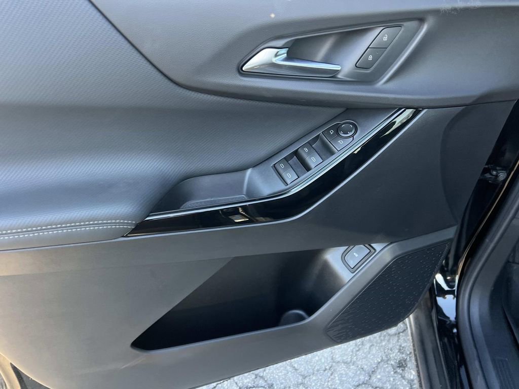 New 2026 Chevrolet Equinox LT w/ Convenience Package II image 10