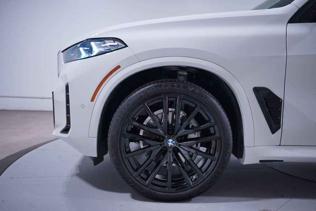 Used 2026 BMW X5 sDrive40i w/ M Sport Package RWD image 2