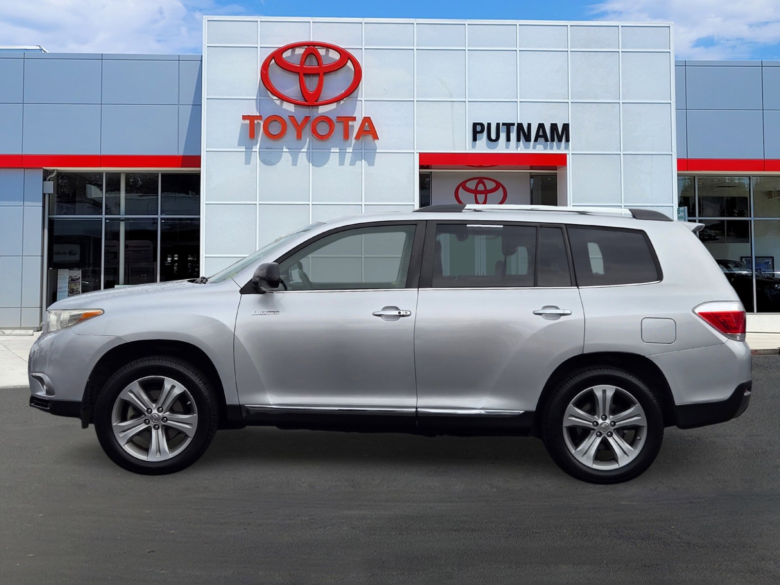 Used 2011 Toyota Highlander Limited w/ Tow Pkg AWD/4WD image 7