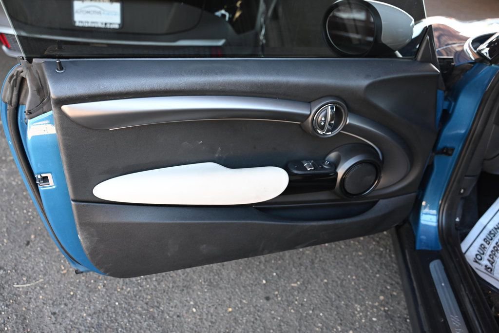 Used 2023 MINI Cooper S w/ Signature Upholstery Package image 11