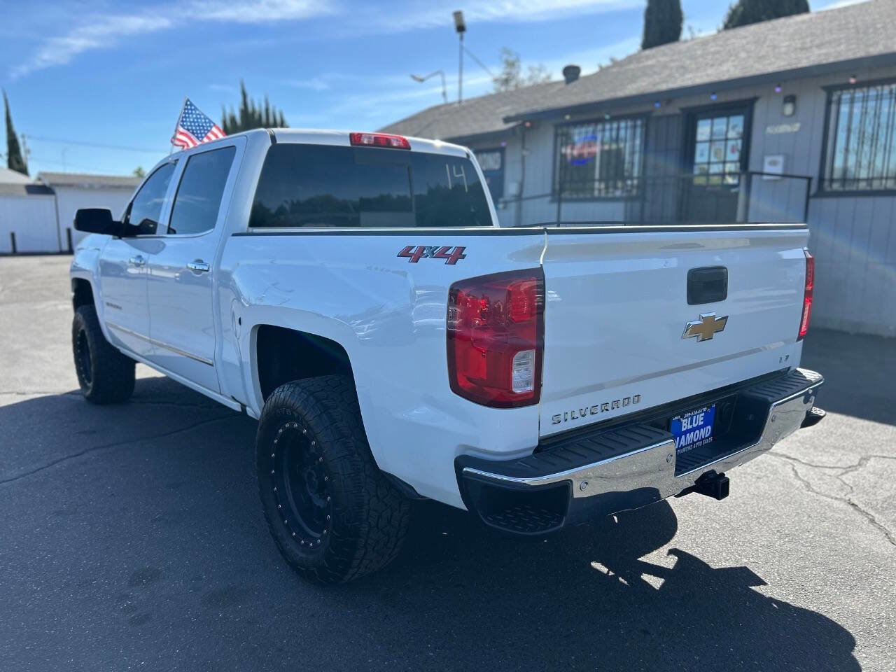 Used 2018 Chevrolet Silverado 1500 LTZ w/ LTZ Plus Package AWD/4WD image 4