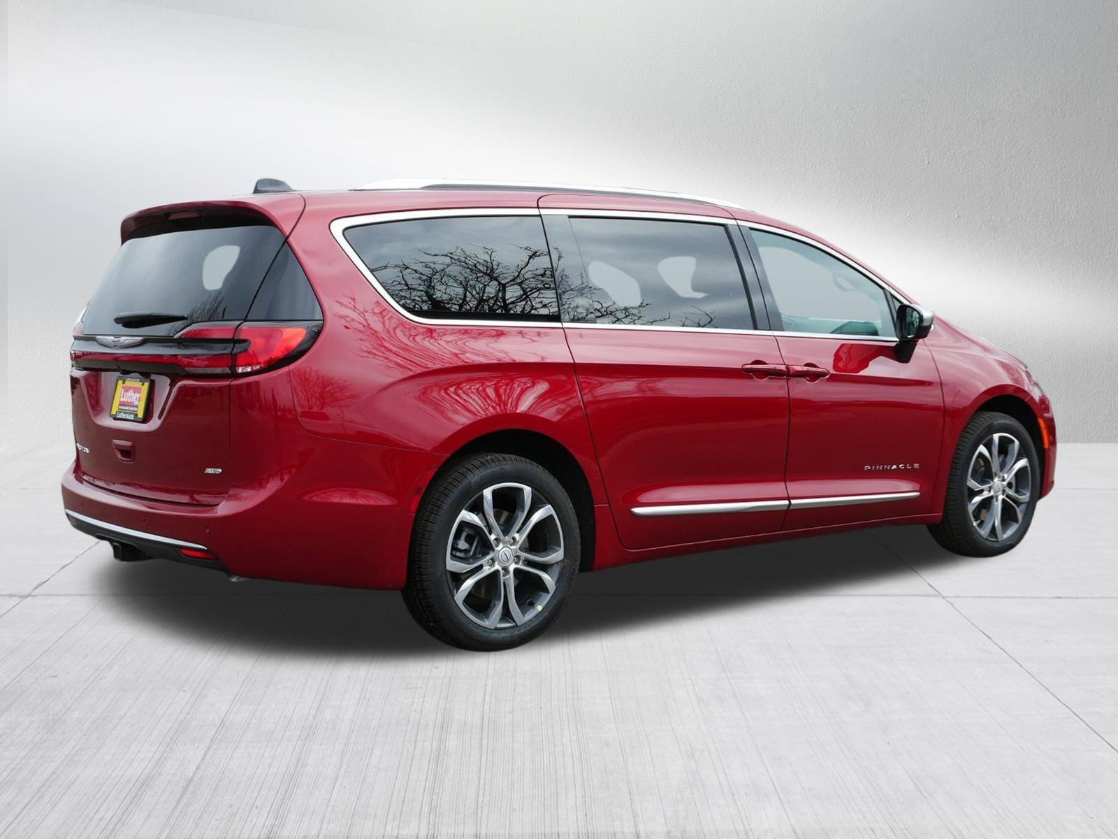 New 2026 Chrysler Pacifica Pinnacle w/ Trailer Tow Group image 7