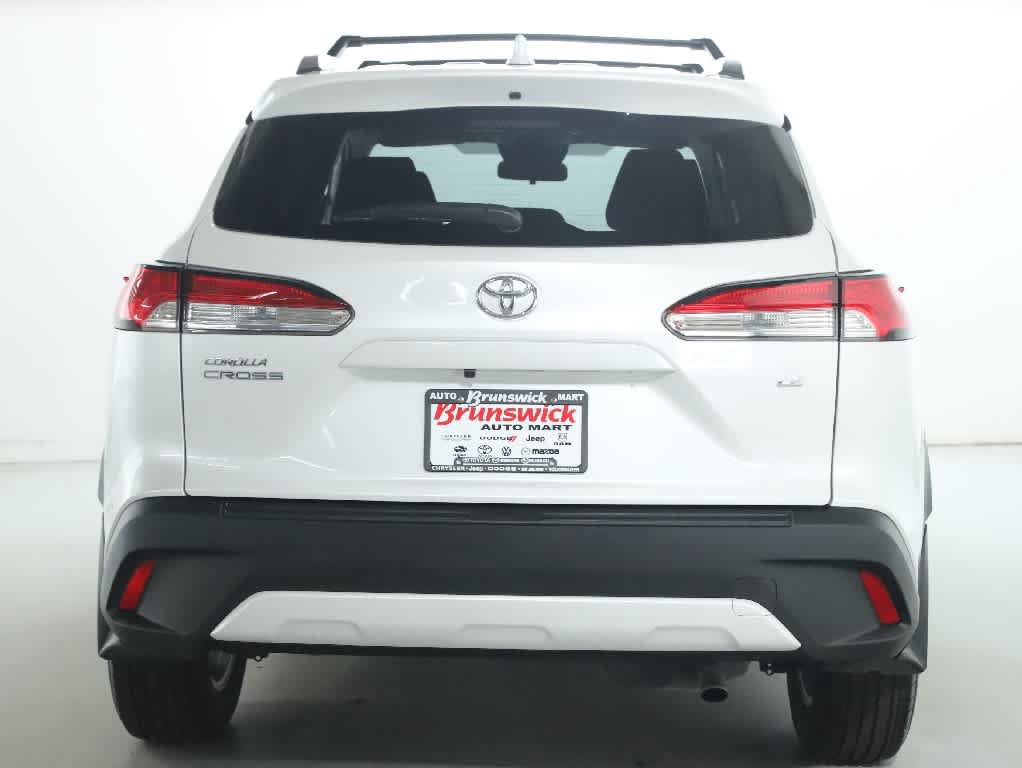 Certified 2024 Toyota Corolla Cross LE FWD image 40