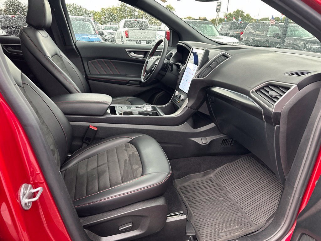 Certified 2024 Ford Edge ST-Line w/ Class II Trailer Tow Package AWD/4WD image 13