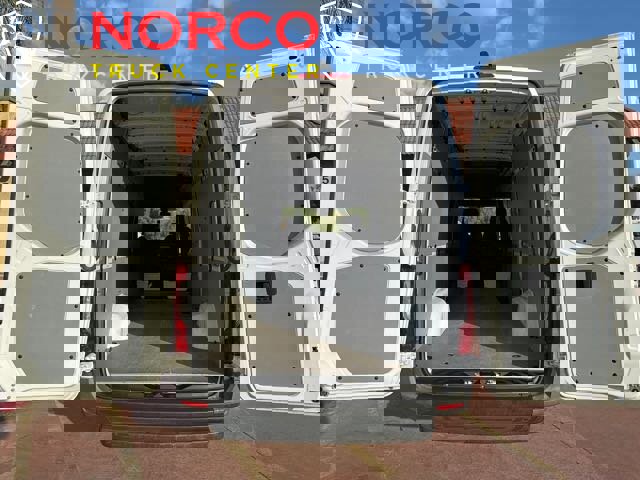 Used 2020 Freightliner Sprinter 2500 image 14