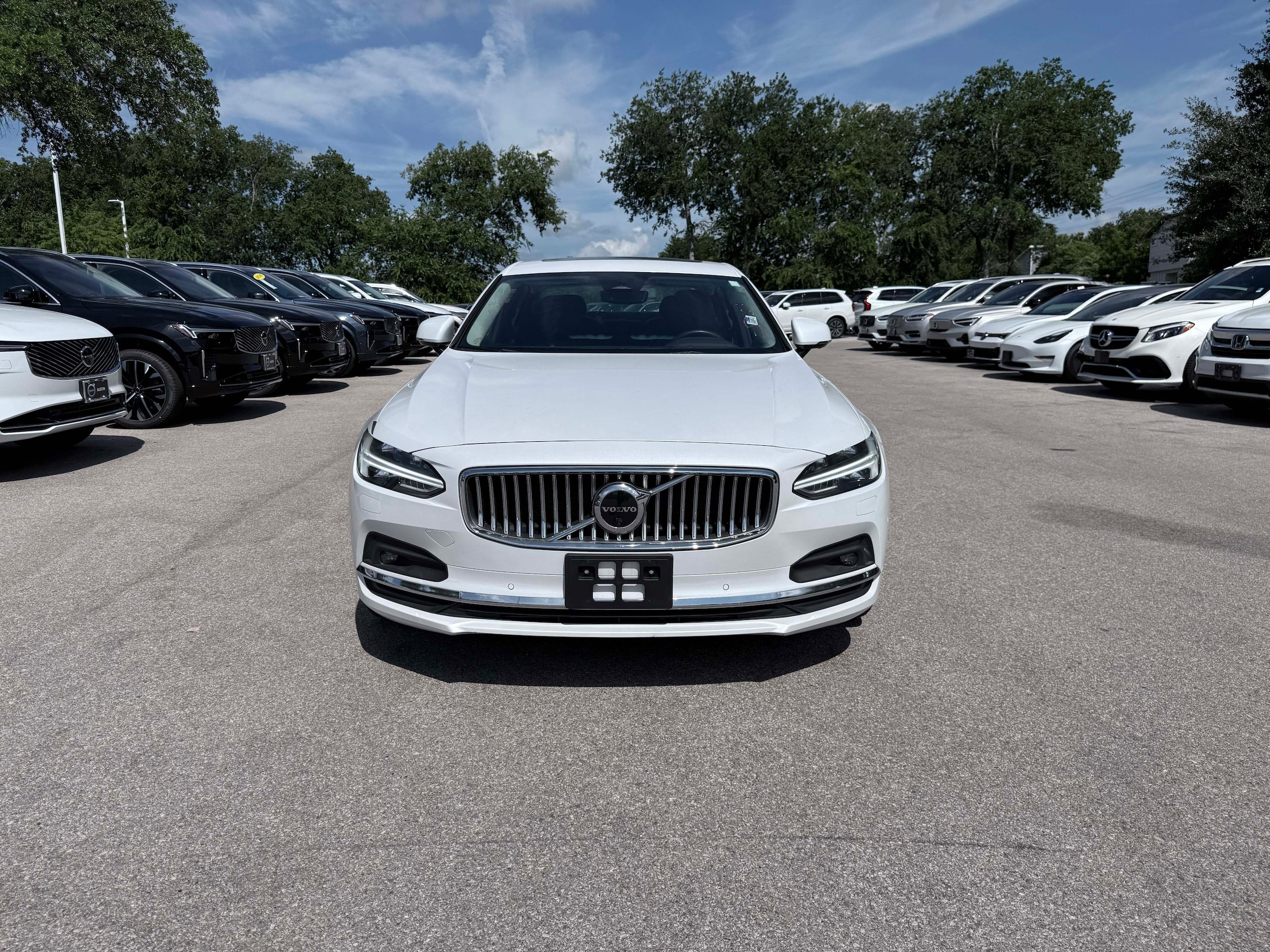 Certified 2023 Volvo S90 B6 Plus AWD/4WD image 6