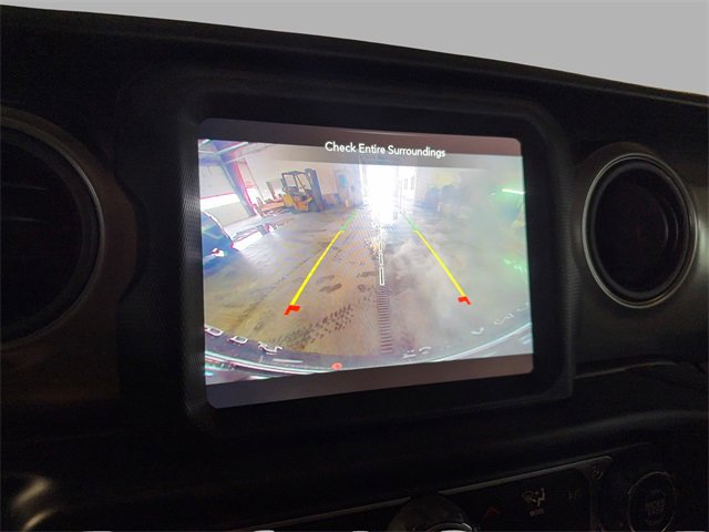 Used 2023 Jeep Wrangler Unlimited w/ Sun & Screen Package image 18