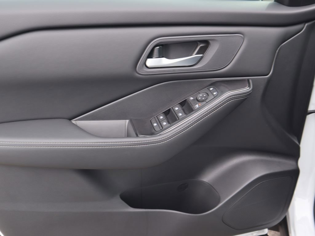 New 2026 Nissan Rogue SV w/ Cold Weather Package FWD image 15