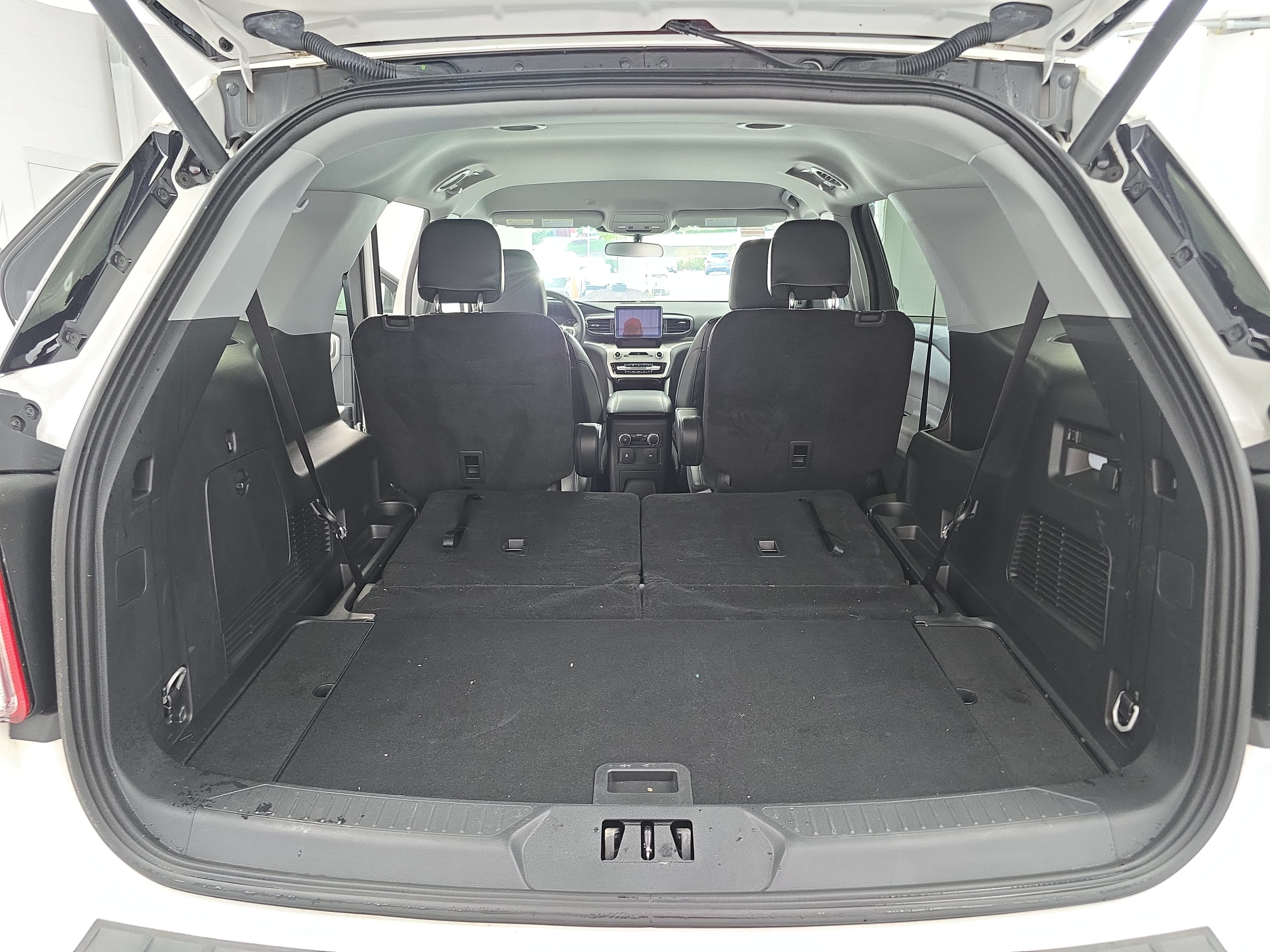 Used 2023 Ford Explorer XLT w/ Equipment Group 202A RWD image 13