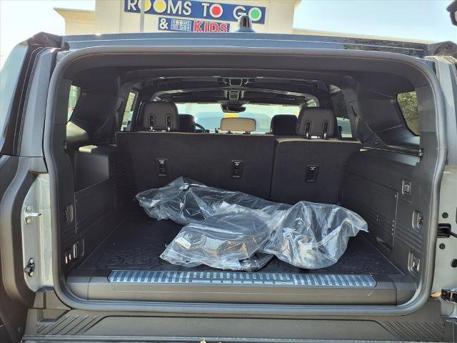 New 2026 GMC Hummer EV SUV image 22