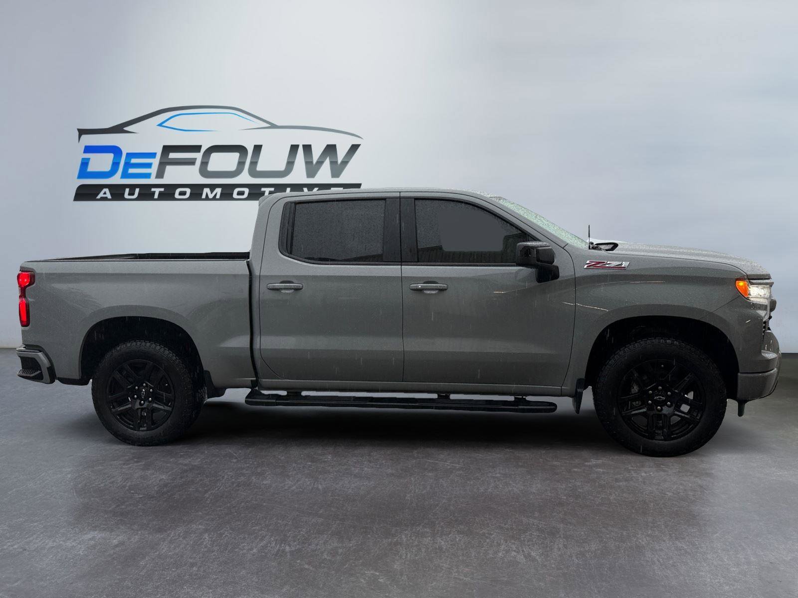 Used 2024 Chevrolet Silverado 1500 RST w/ Convenience Package II AWD/4WD image 2