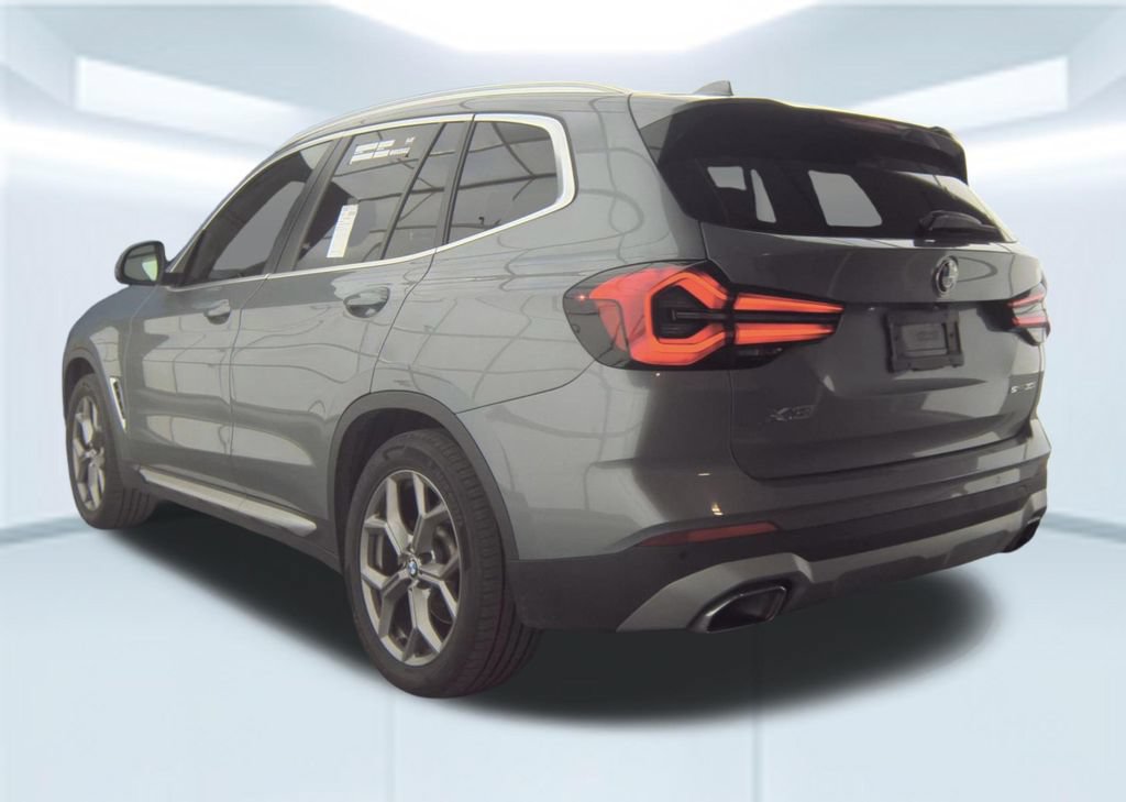 Used 2024 BMW X3 sDrive30i w/ Convenience Package RWD image 3