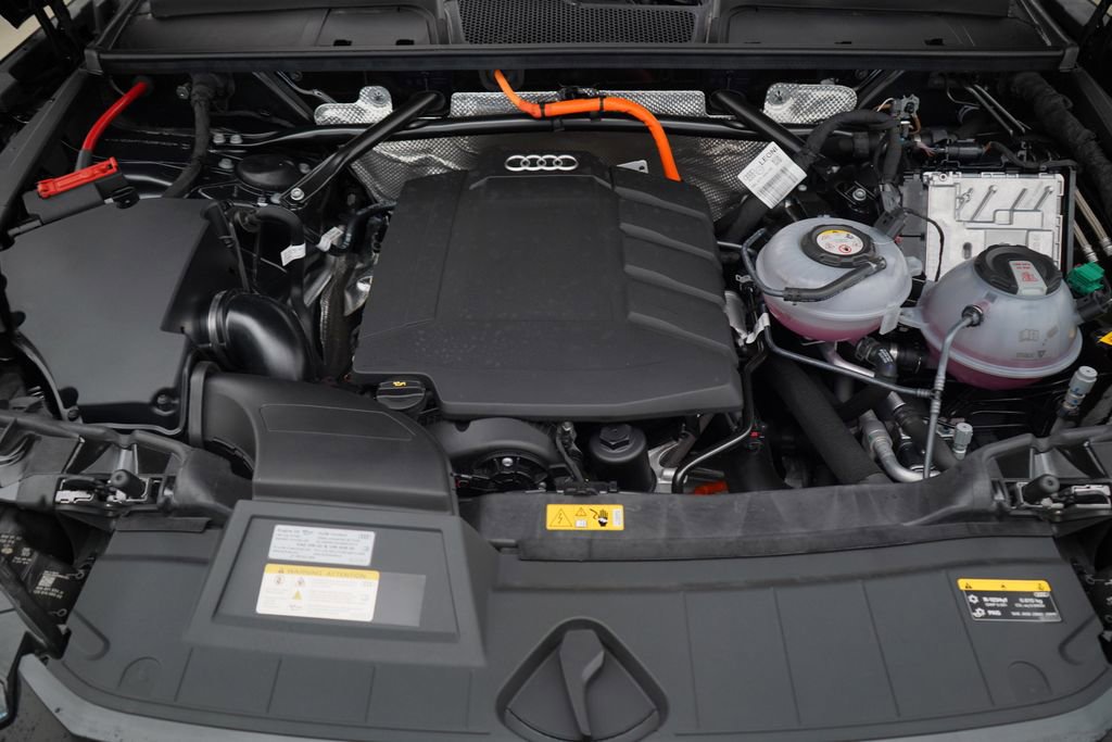 Used 2025 Audi Q5 e Premium Plus w/ Premium Plus Package image 13