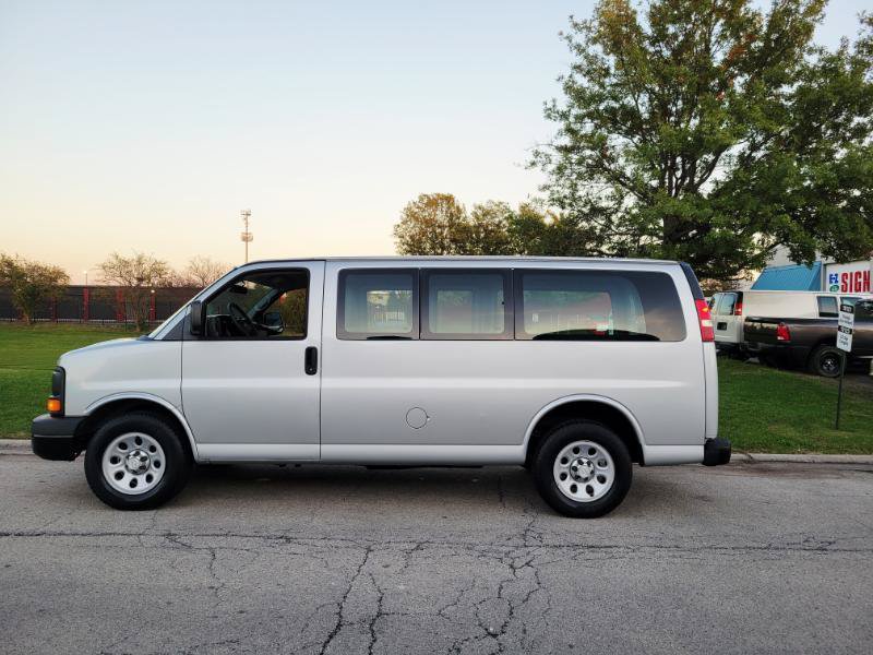 Used 2014 Chevrolet Express 1500 RWD image 9