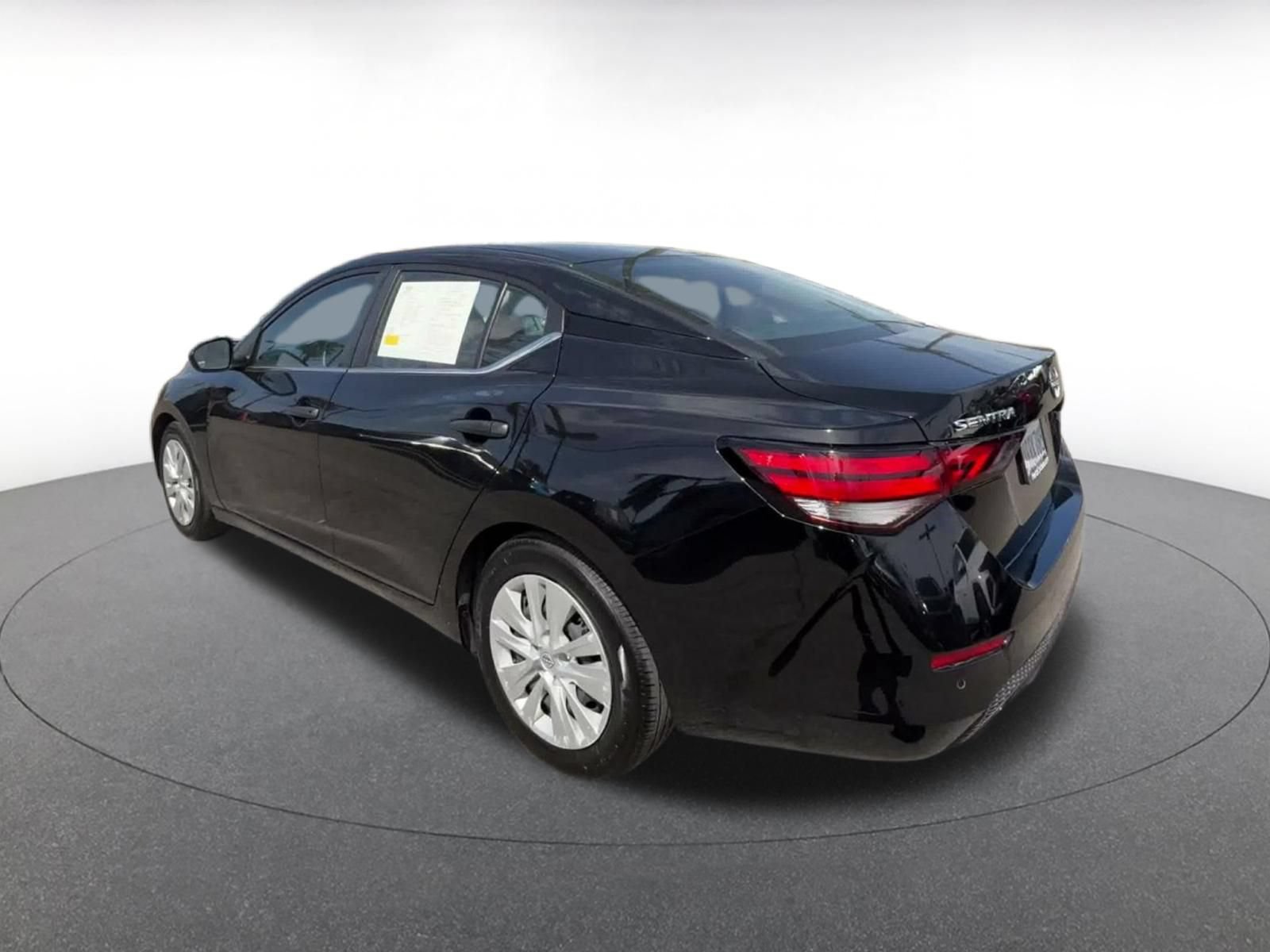 Used 2025 Nissan Sentra S FWD image 9