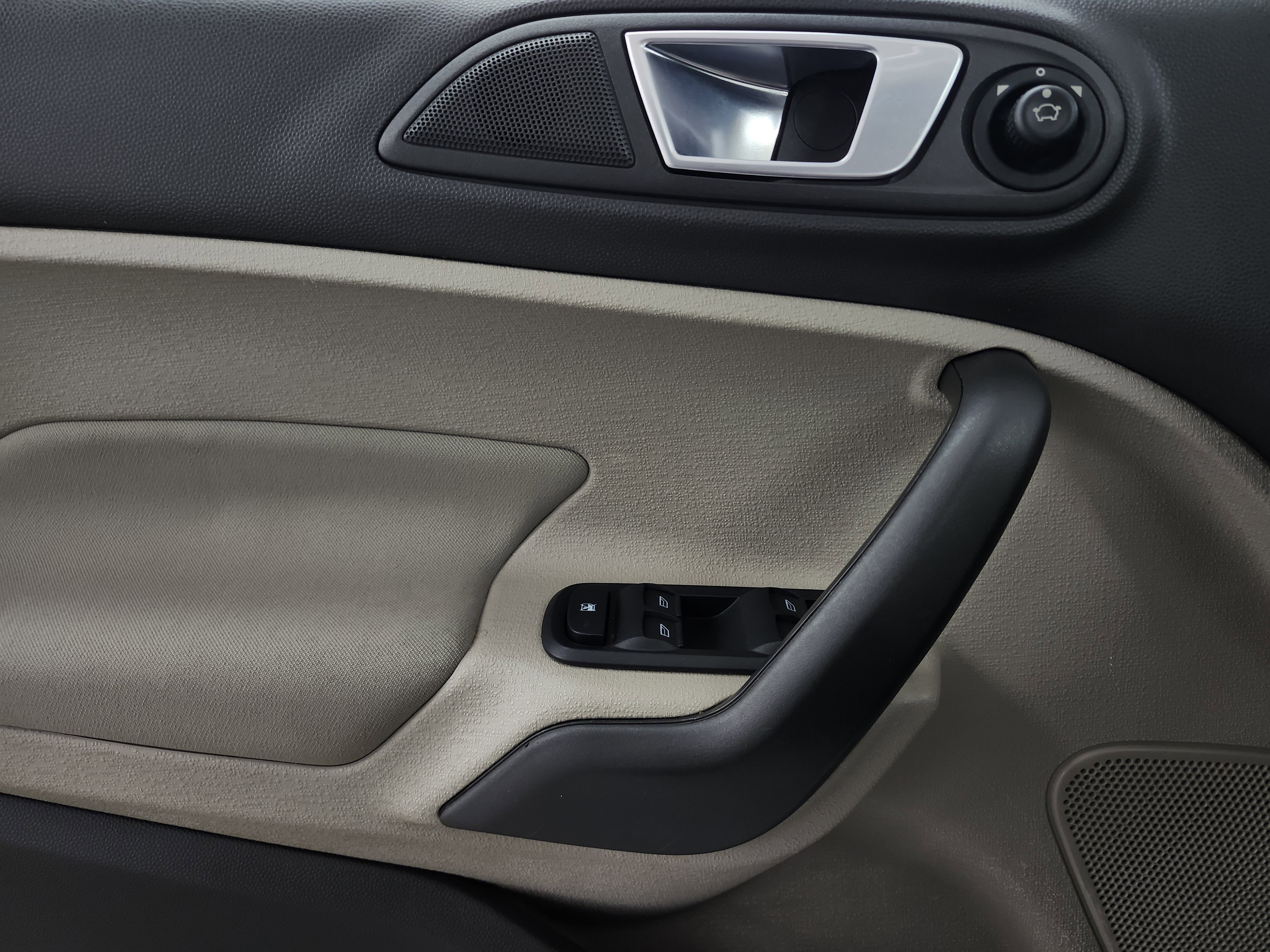 Used 2014 Ford Fiesta SE image 16