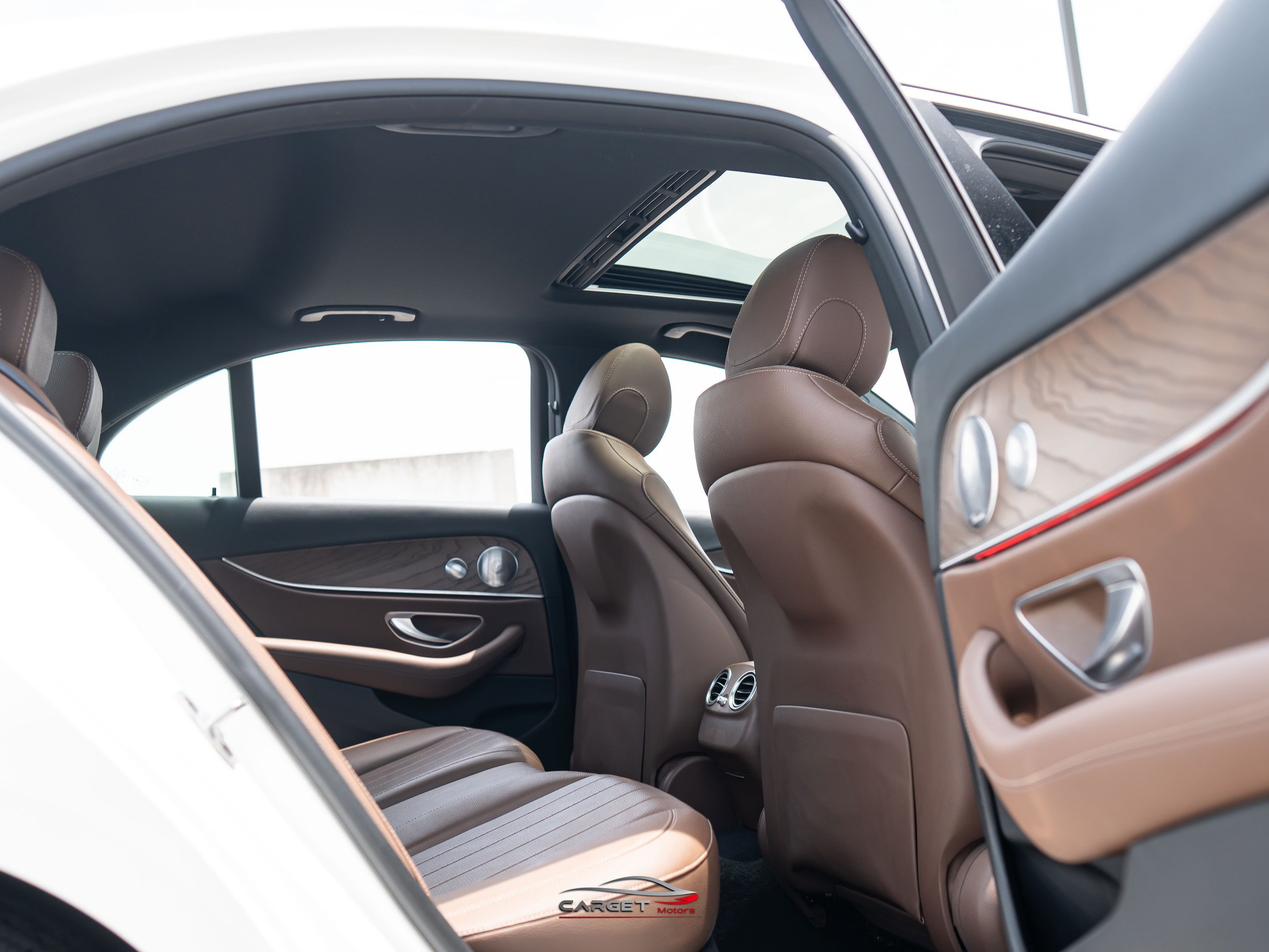 Used 2019 Mercedes-Benz E 450 4MATIC Sedan w/ Premium Package image 19