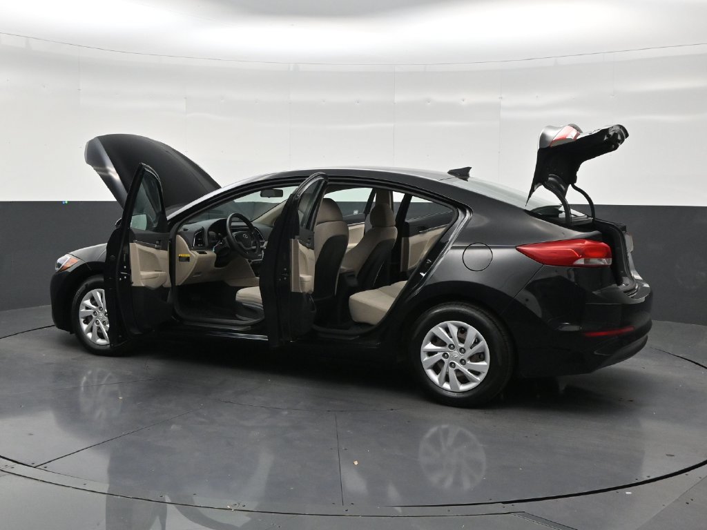 Used 2017 Hyundai Elantra SE FWD image 30